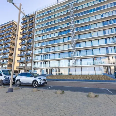 Flat With Frontal Sea Views And Parking 아파트 *
